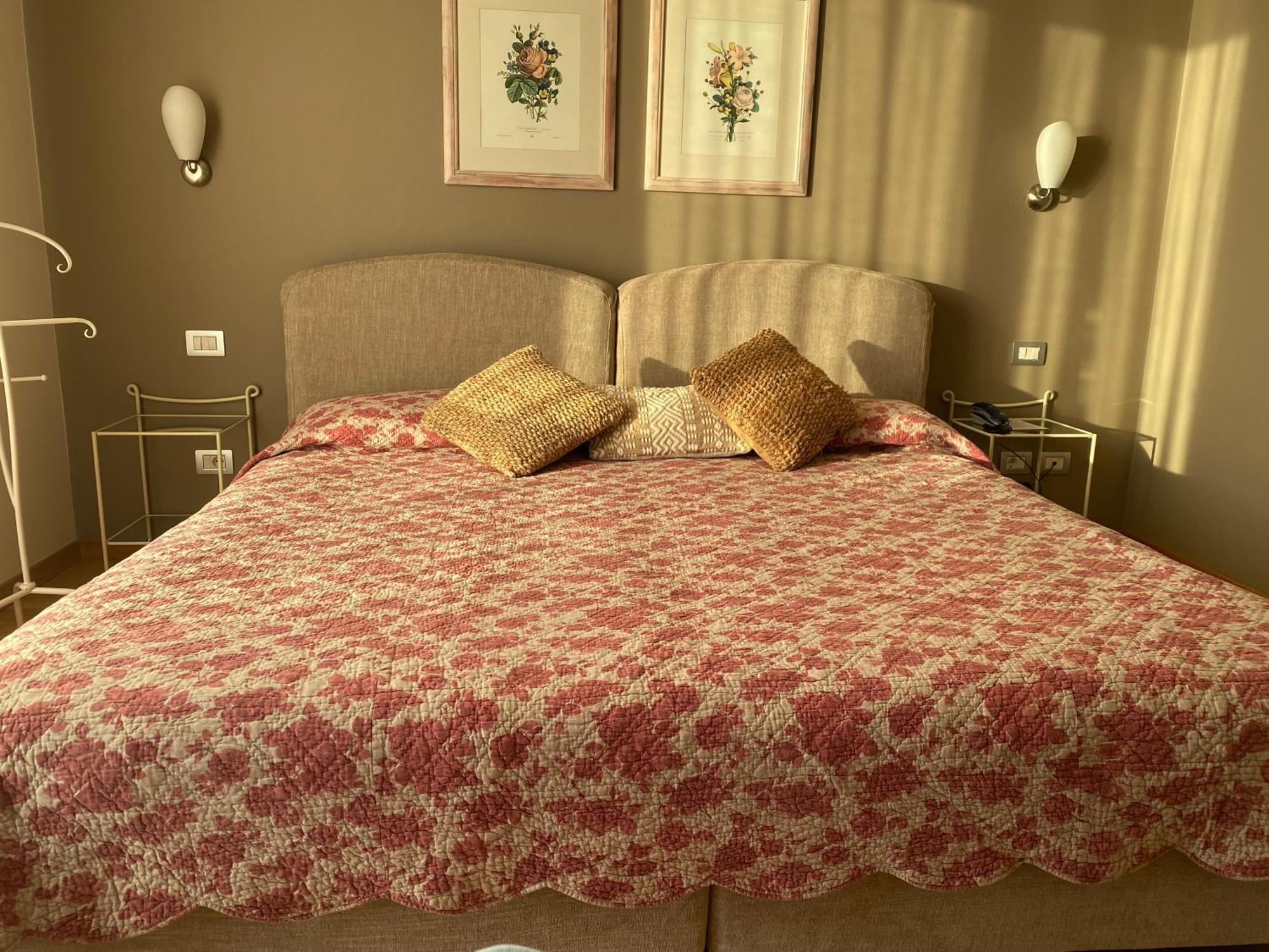 Hotel Belvedere Ranco Eksteriør billede