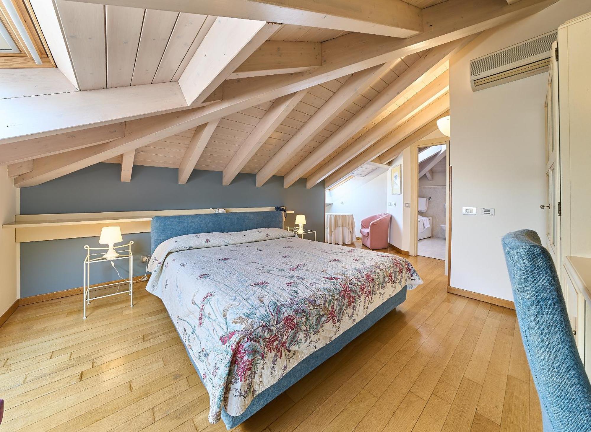 Hotel Belvedere Ranco Eksteriør billede