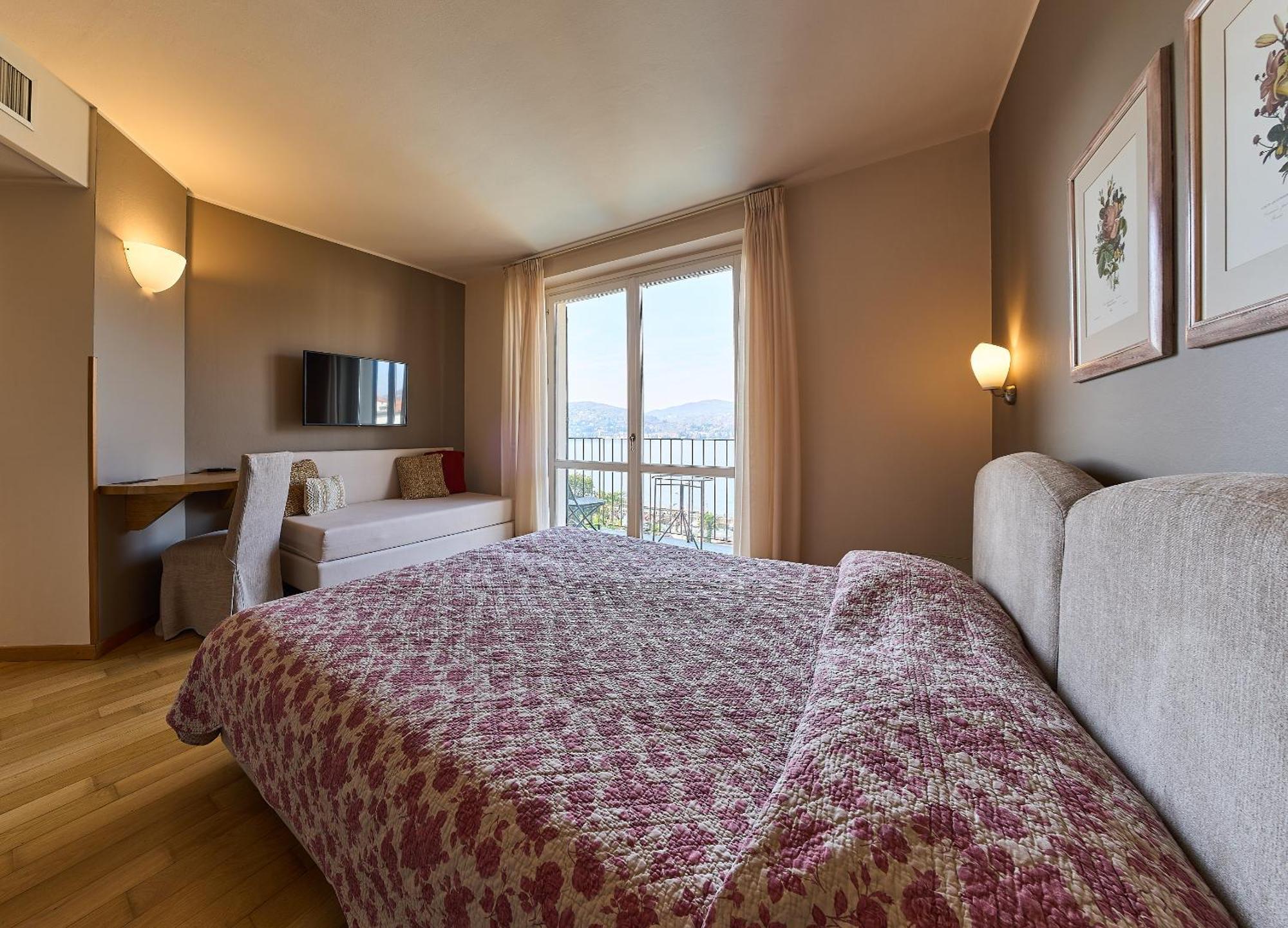 Hotel Belvedere Ranco Eksteriør billede